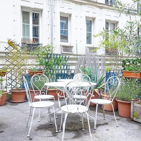 Charming Apt With Terrace In The Heart Of Paris